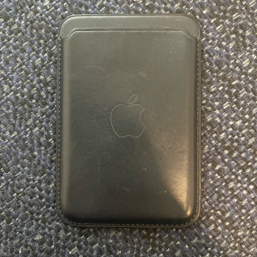 Apple MagSafe Wallet